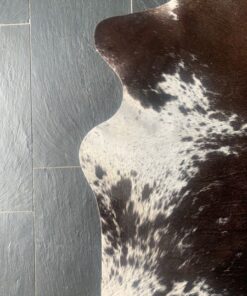 Kuhfell dunkelbraun gesprenkelt