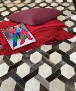 Mosaikteppich aus Kuhfell