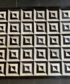 Mosaikteppich aus Kuhfell