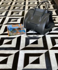 Mosaikteppich aus Kuhfell