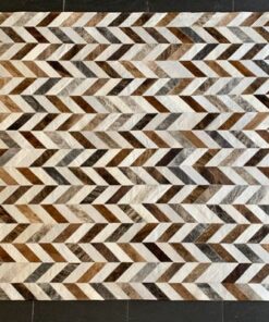 Mosaikteppich aus Kuhfell