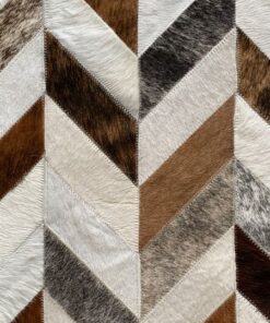 Mosaikteppich aus Kuhfell