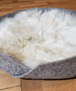 Katzenkorb mit Lammfelleinlage